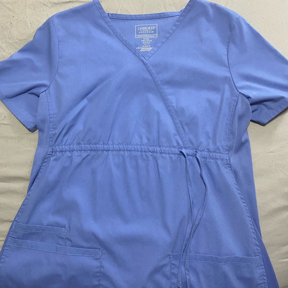 Maternity scrubs